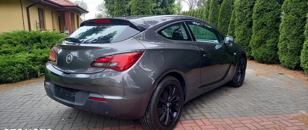 Opel Astra cena 31900 przebieg: 95000, rok produkcji 2013 z Strzegom małe 704